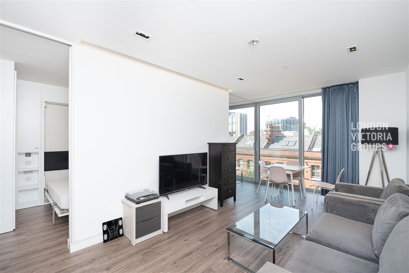 2 bed property in Cashmere House, 37 Leman Street, London